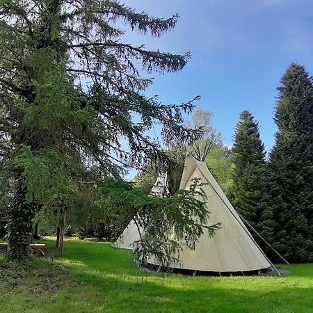 Levaltipis Hotell Saint-Gâtien-des-Bois Exteriör bild
