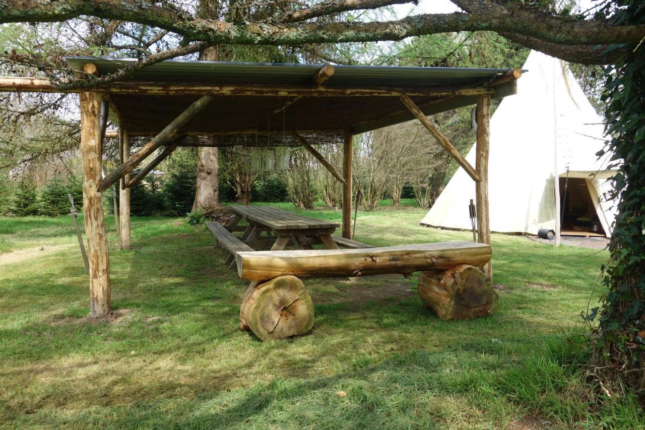 Levaltipis Hotell Saint-Gâtien-des-Bois Exteriör bild